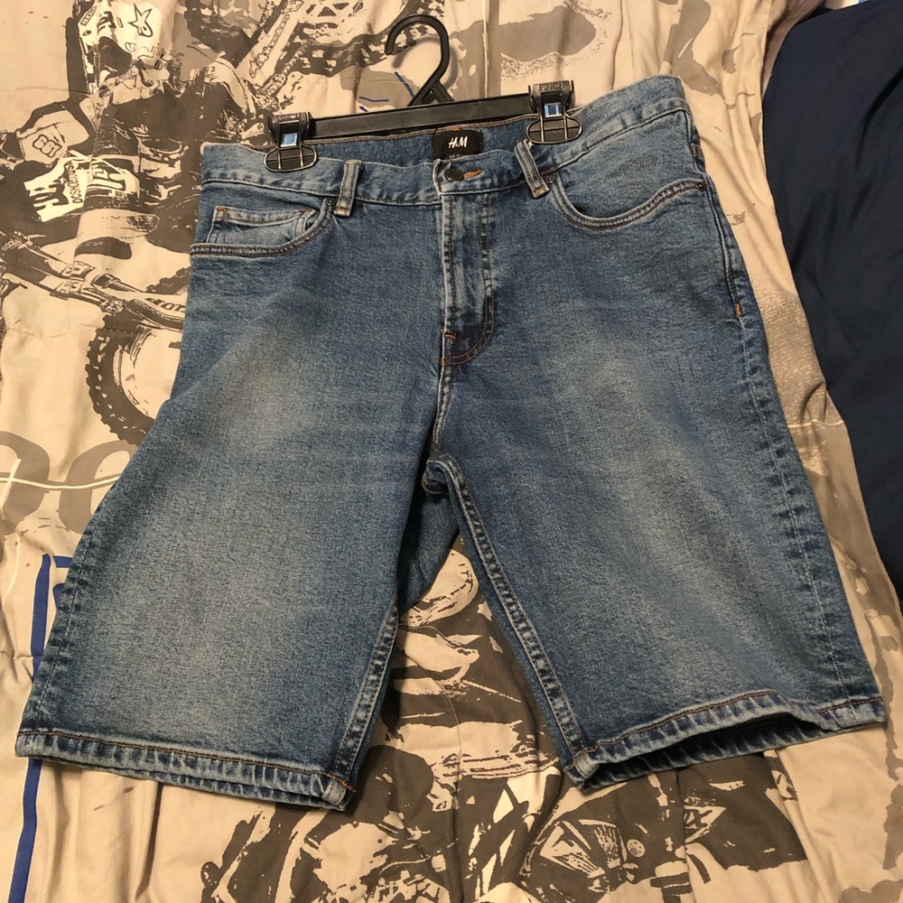 H&M’s Jean shorts size 29